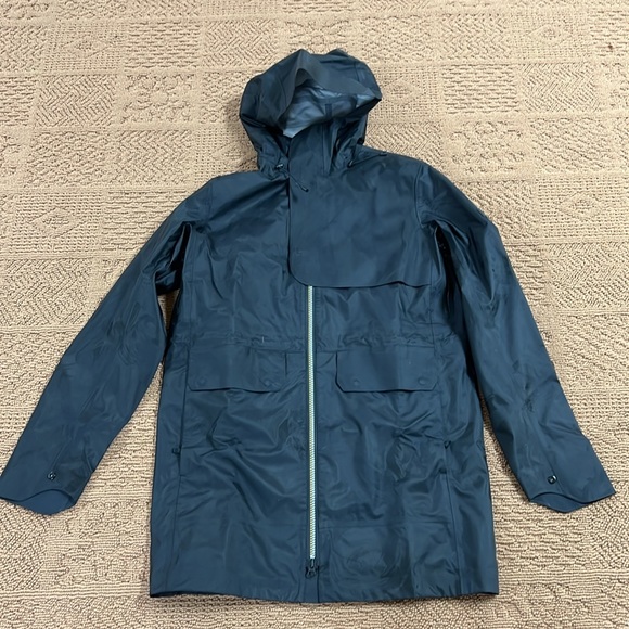 New CANADA GOOSE BLACK LABEL “want les essentials” Packable rain coat size S - Picture 10 of 16